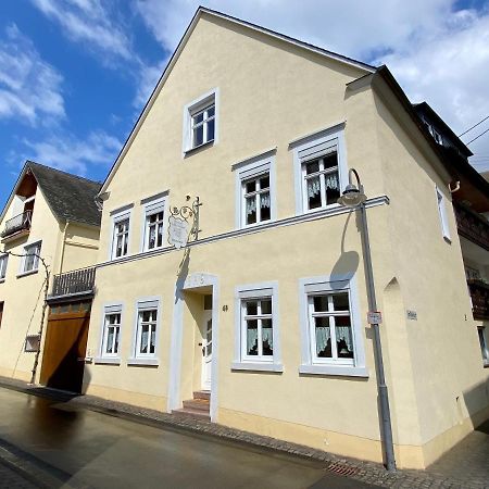 Winzerhaus Im Oberdorf - Fewo U Zimmer - Auch Kombinierbar Hotel Erden Exterior photo